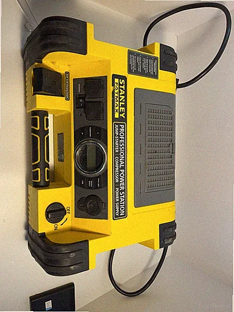 Stanley FatMax Professional Power Station 1000Amp with 120 PSI Air Compressor